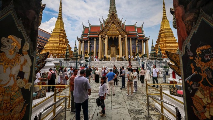 menyusuri-megahnya-grand-palace-bangkok-1749645467662_169